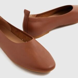NWT Italian Leather Glove Ballet Flat Tan